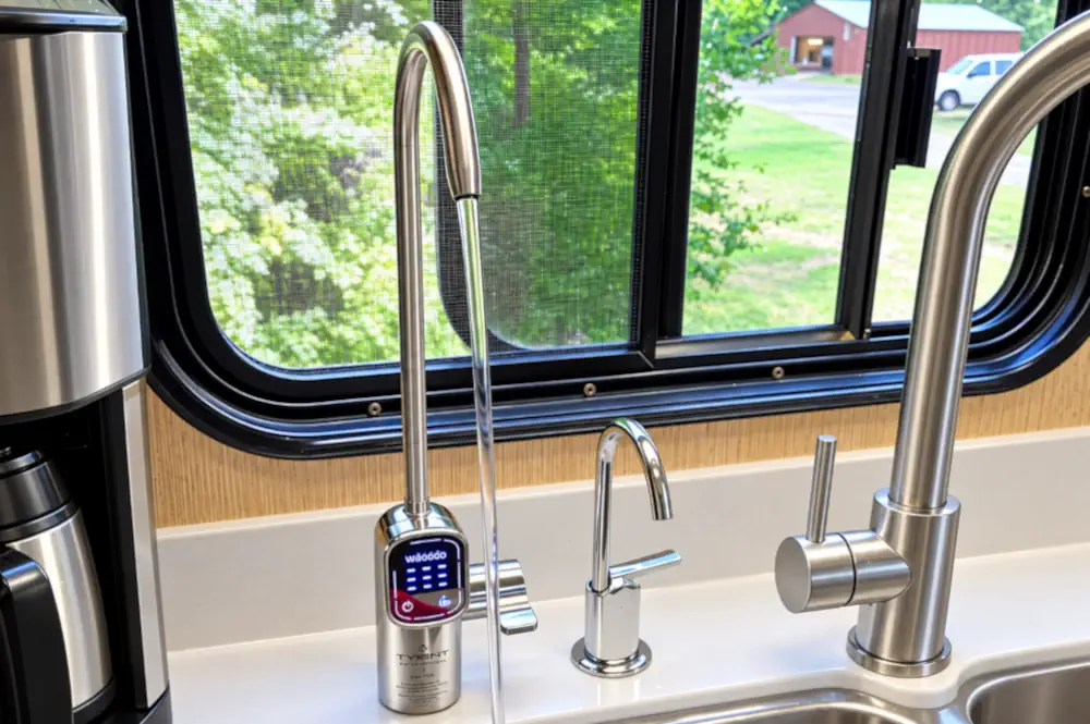Water streaming from Waterdrop faucet
