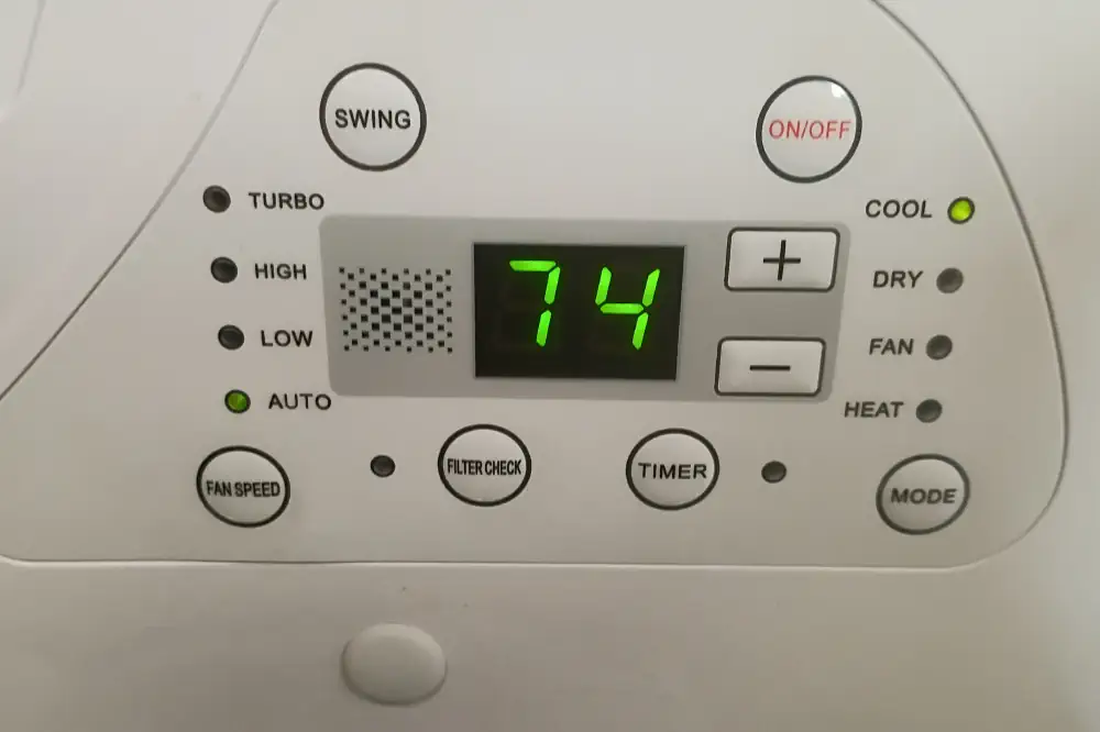 Fogatti InstaCool Ultra control panel set to cool at 74 degrees on auto fan
